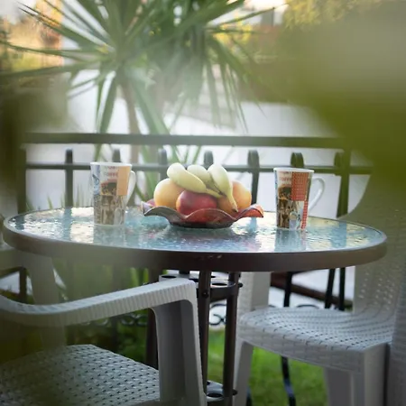 Ξενοδοχείο με διαμερίσματα Kolevri - 650m From Center, By Zantewize